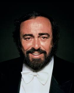 Лучано Паваротти (1935-2007), итальянский оперный певец, тенор